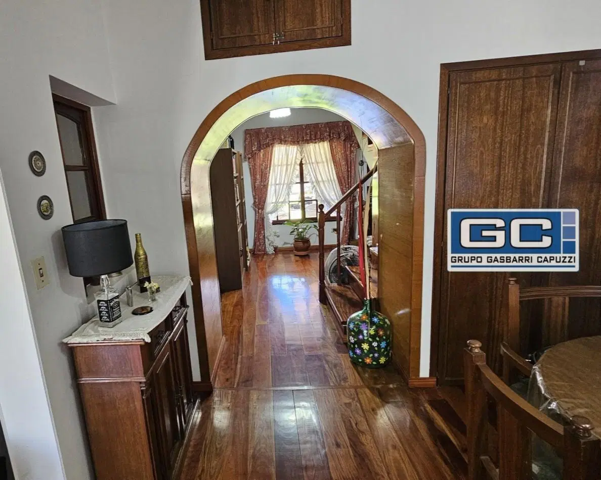 Casa en Venta Haedo Norte impecable sobre lote propio 8