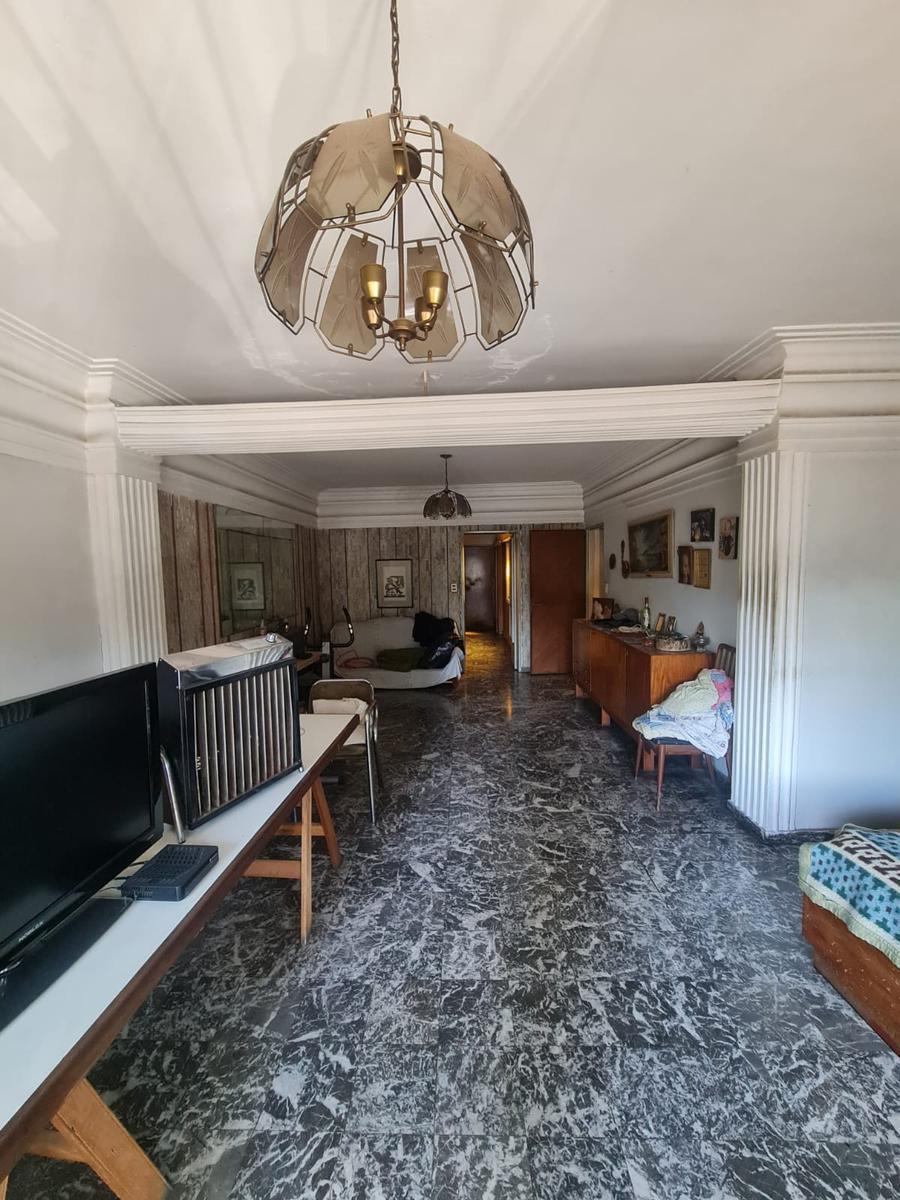 Casa en Venta 3 Dorm. + Consultorio + Jardin + Pileta + Cochera y Dependencia 2
