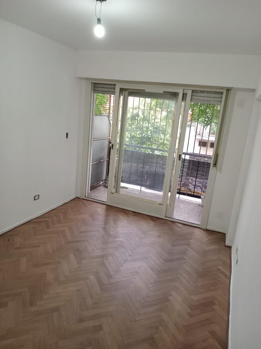 Departamento en venta al frente con balcon