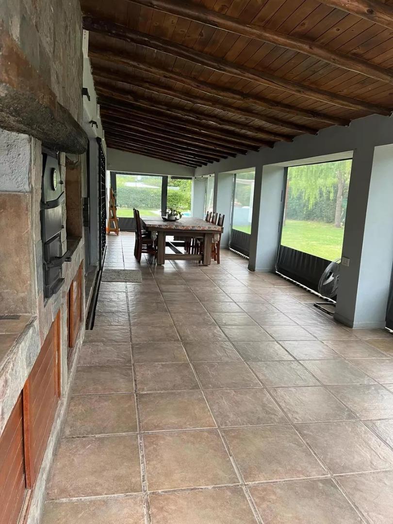 Vendo Casa 3 Dorm. C/pileta + Cabaña Anisacate 4