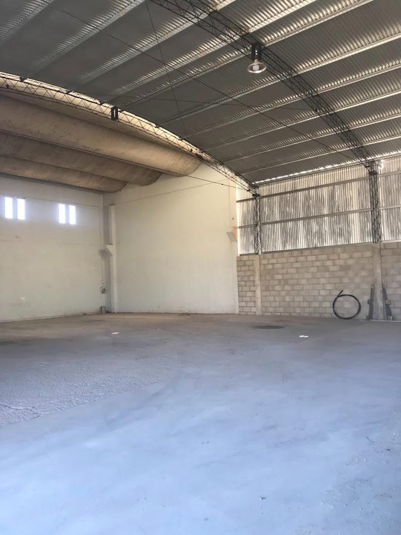 Nave Industrial 800 m² Autovía Rp5 Cordoba - Alta Gracia 2