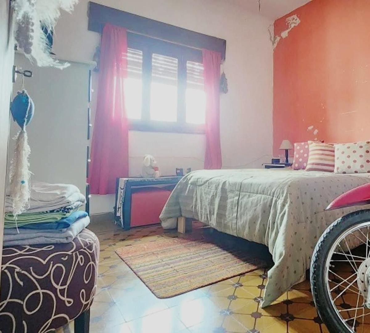 Propiedad con Dos Viviendas y Quincho en Venta - Rio Tercero 1