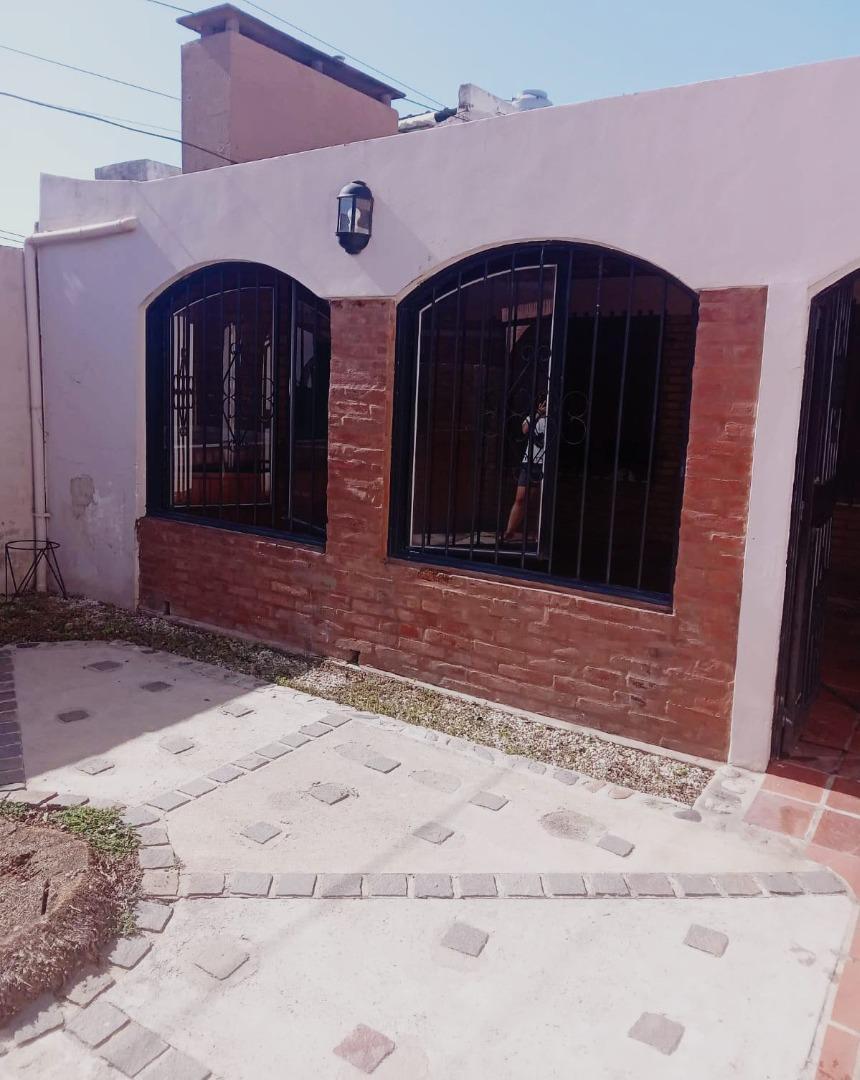 Propiedad con Dos Viviendas y Quincho en Venta - Rio Tercero 4