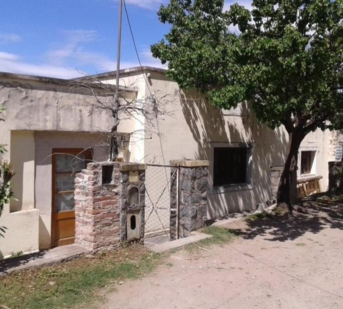 Casa de 233 m² + Departamento de 36 m² 3