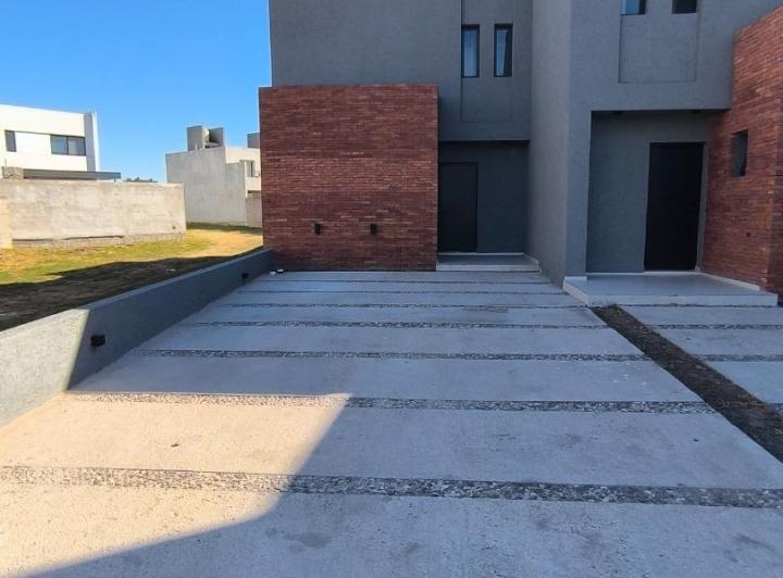 VENTA DUPLEX 2 DORMITORIOS CLAROS DEL BOSQUE 2