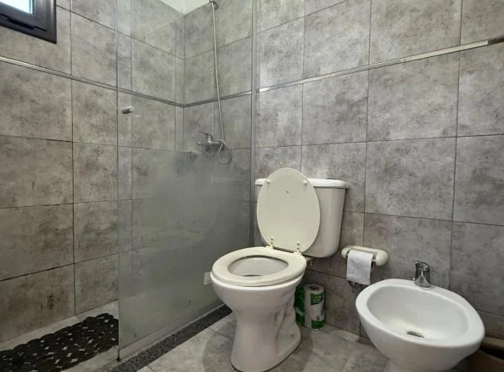 Alquilo departamento Alto Alberdi 5