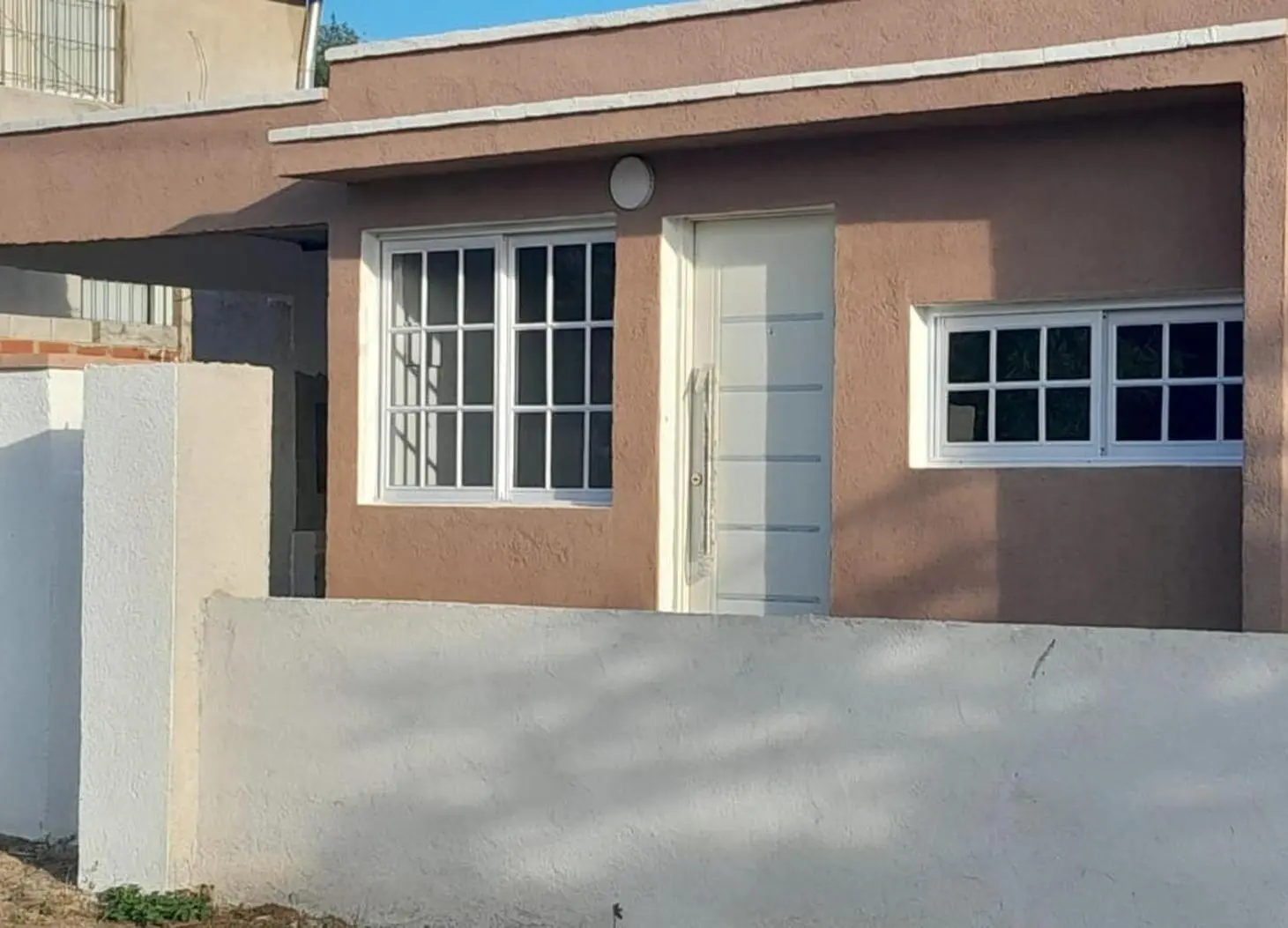 VENDO casa a estrenar en VALLE DE ANISACATE 1