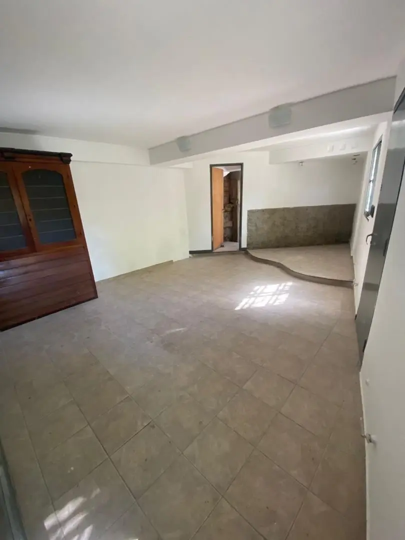 LOCAL COMERCIAL EN ALQUILER CON UBICACIÓN ESTRATÉGICA 1