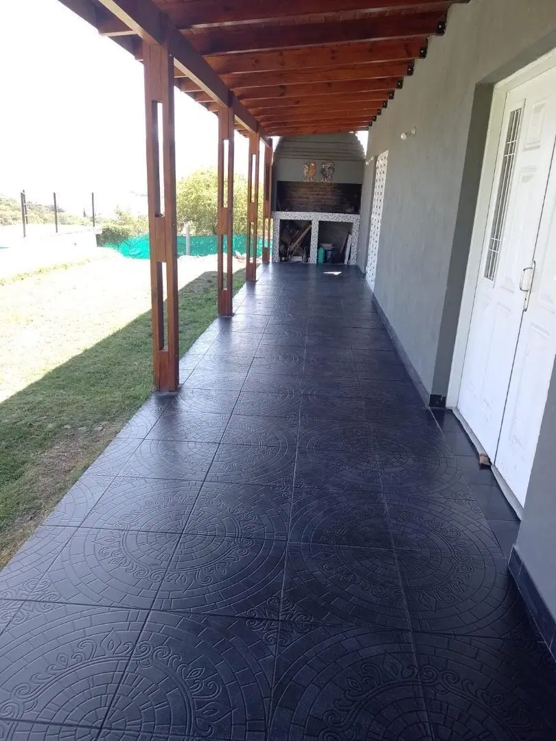 Casa en venta Frente al Lago con Piscina - Parque Siquiman 4