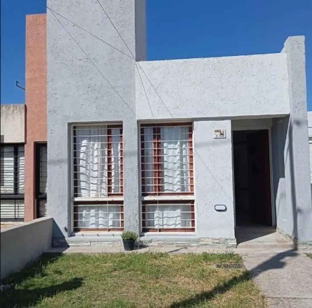 SE VENDE CASA 2 DORMITORIOS Bº CARRARA DE HORIZONTE 3