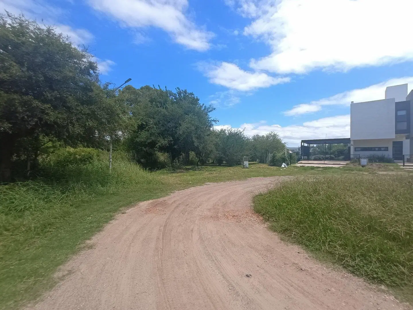 TERRENO EN VENTA 800 mts Villa Catalina 1era etapa 3