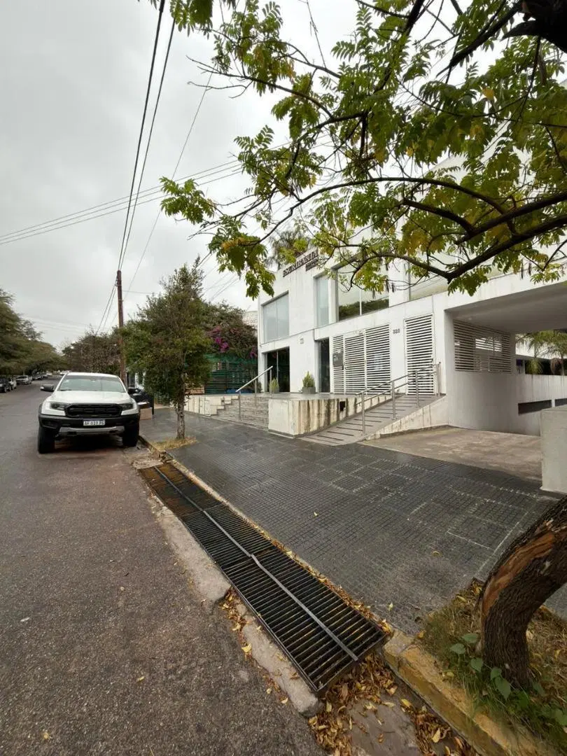 COCHERA EN ALQUILER EN PARAGUAY 320 - ZONA TRIBUNALES 1