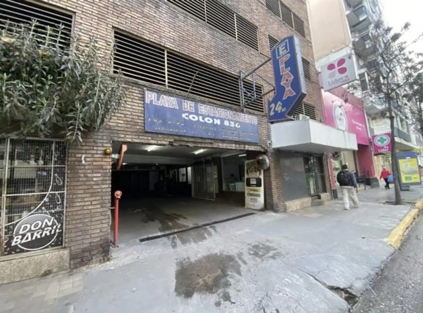 3 COCHERAS EN VENTA AV COLON 836 5
