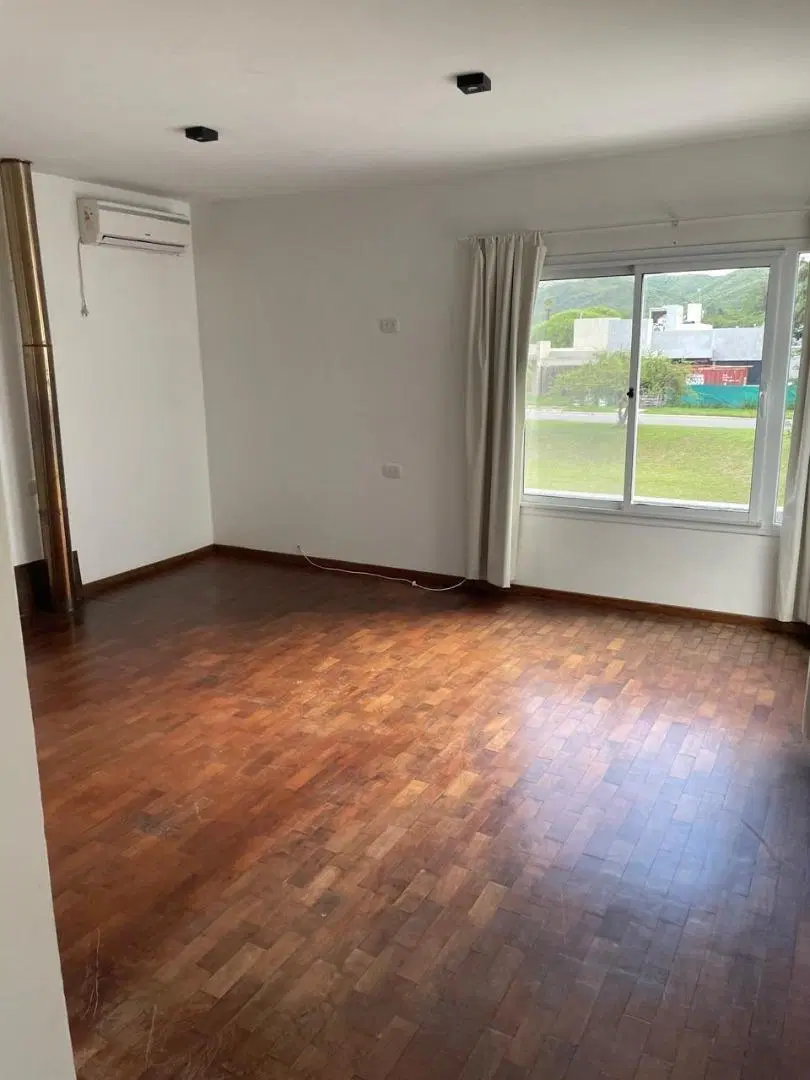 CASA DE 320 M2 CUB 4 DORMITORIOS LAS CAÑITAS APTA CREDITO 2