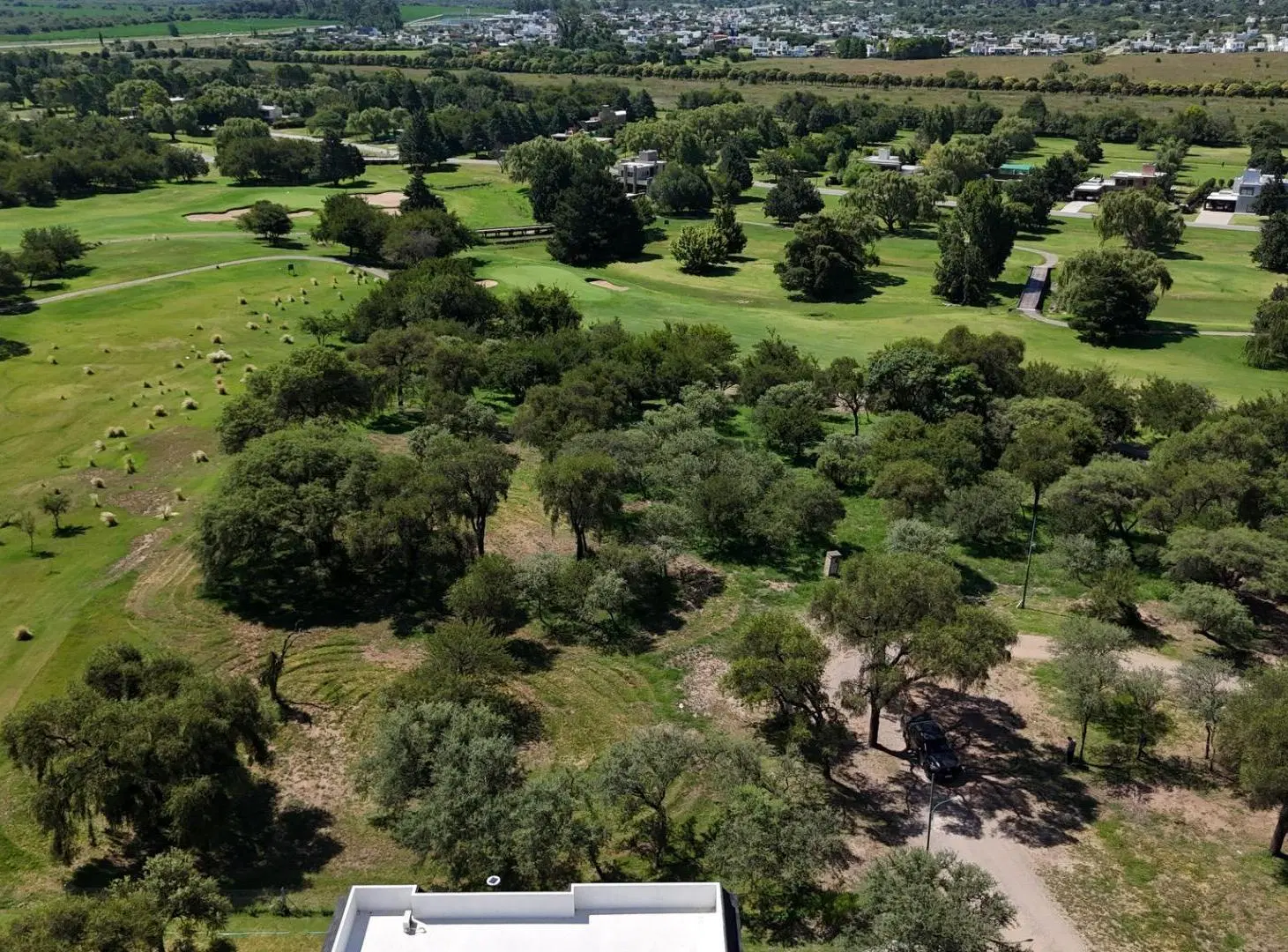 LOTE CON FONDO AL GOLF EN VENTA B° VALLE DEL GOLF 5