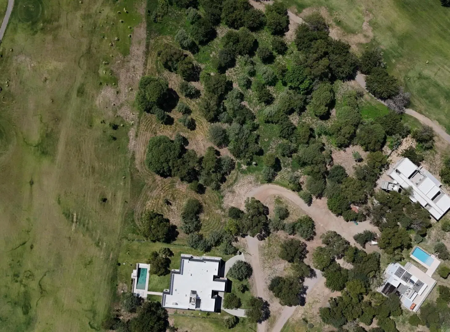 LOTE CON FONDO AL GOLF EN VENTA B° VALLE DEL GOLF 2