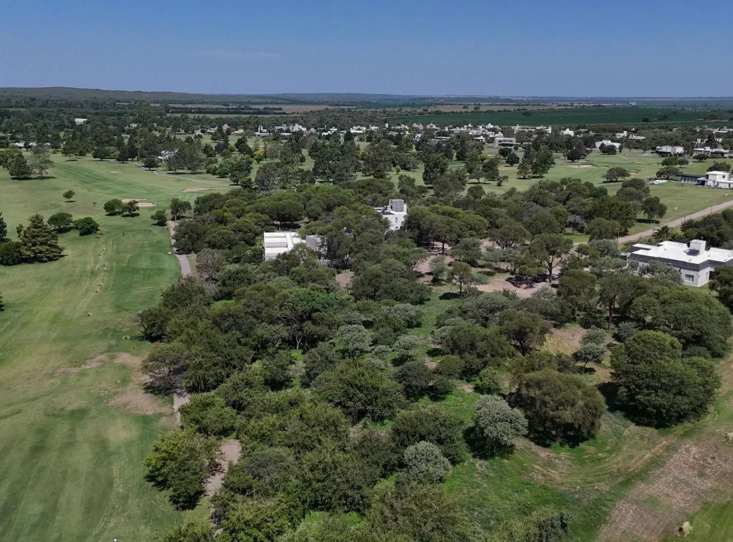 LOTE CON FONDO AL GOLF EN VENTA B° VALLE DEL GOLF 3
