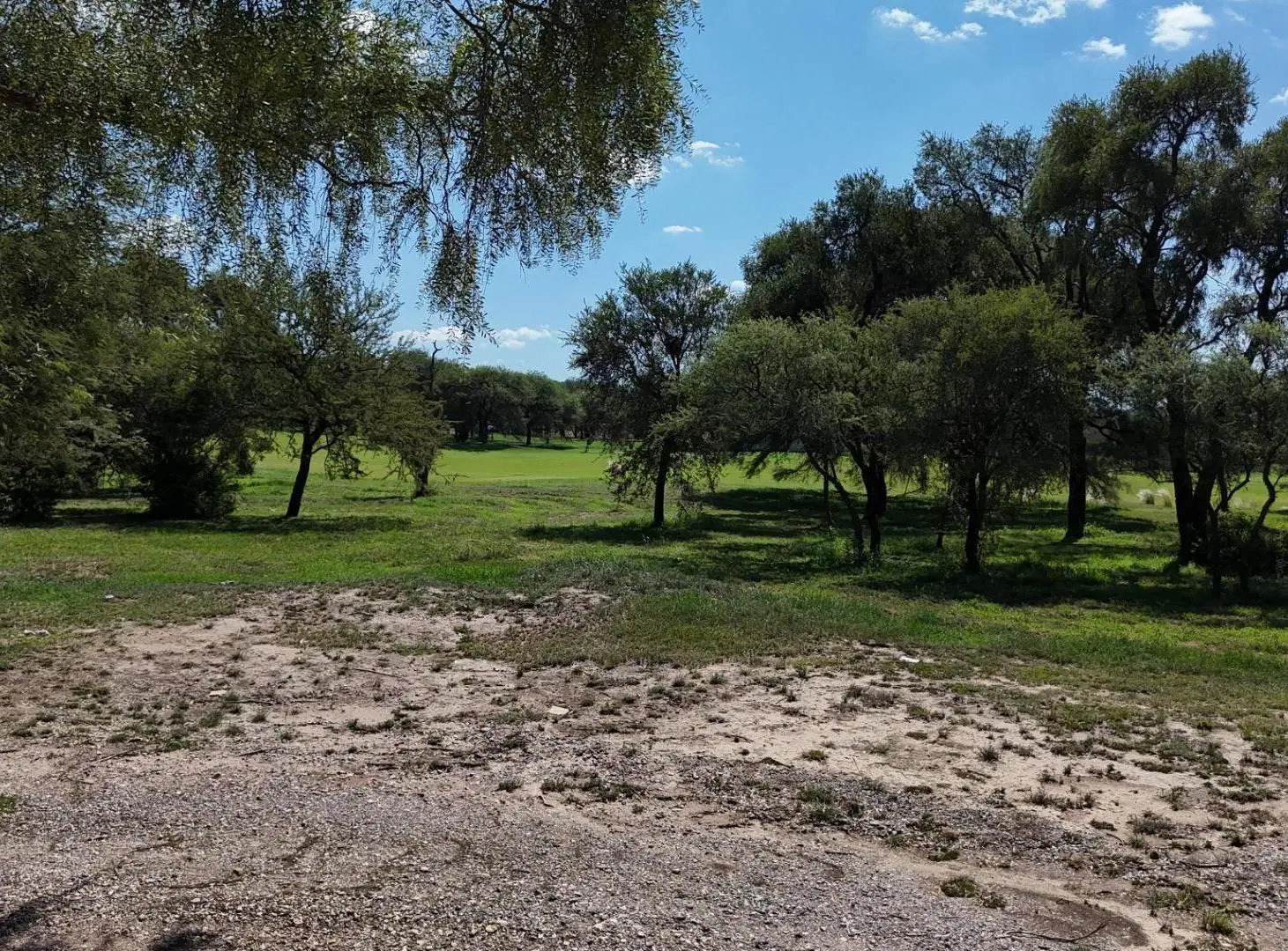 LOTE CON FONDO AL GOLF EN VENTA B° VALLE DEL GOLF 1