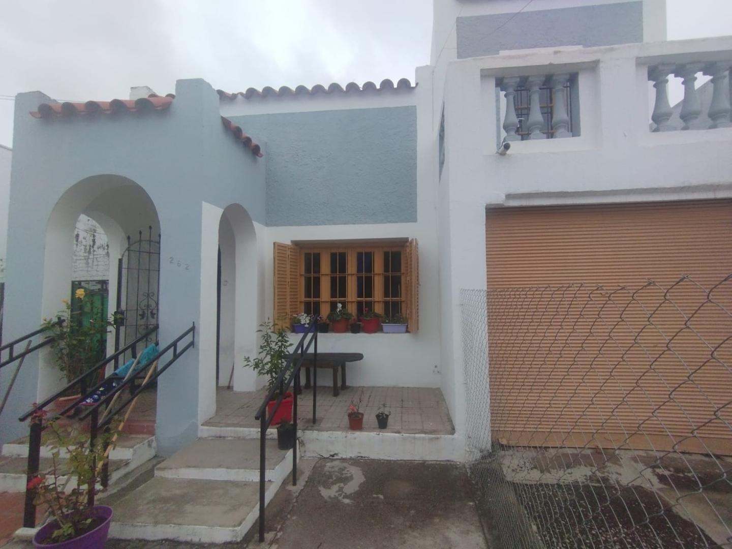 VENDO excelente propiedad CENTRICA en ALTA GRACIA