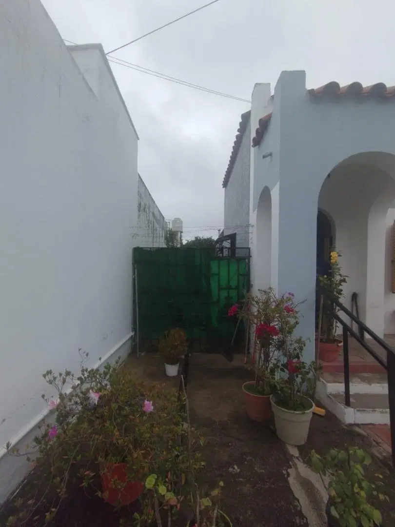 VENDO excelente propiedad CENTRICA en ALTA GRACIA 2