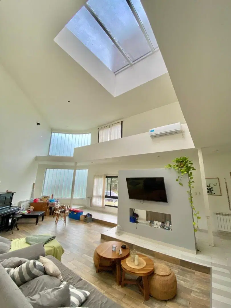 Casa en amplio terreno con pileta y potencial ampliación 5