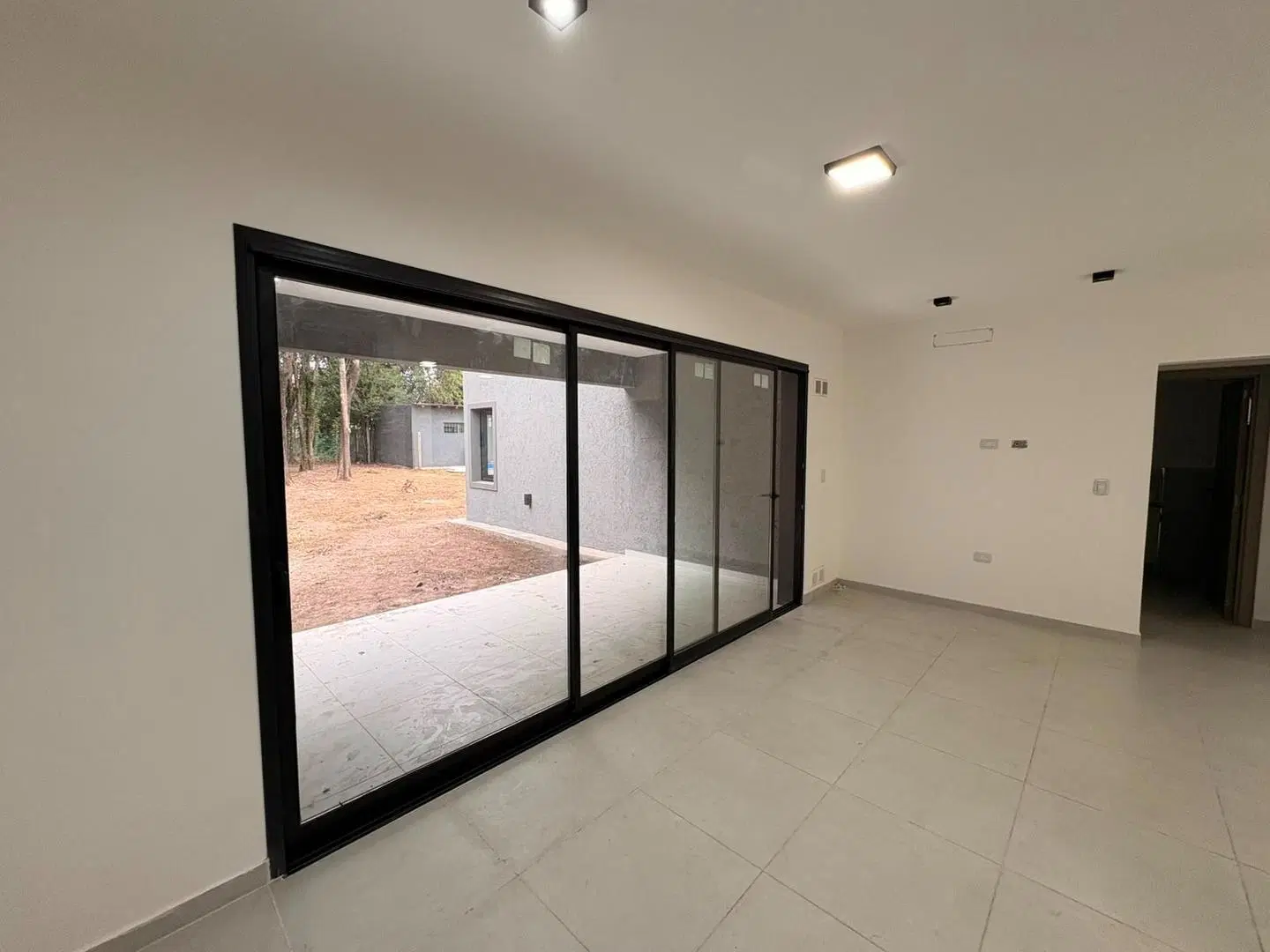Casa a estrenar en Villa Catalina 4