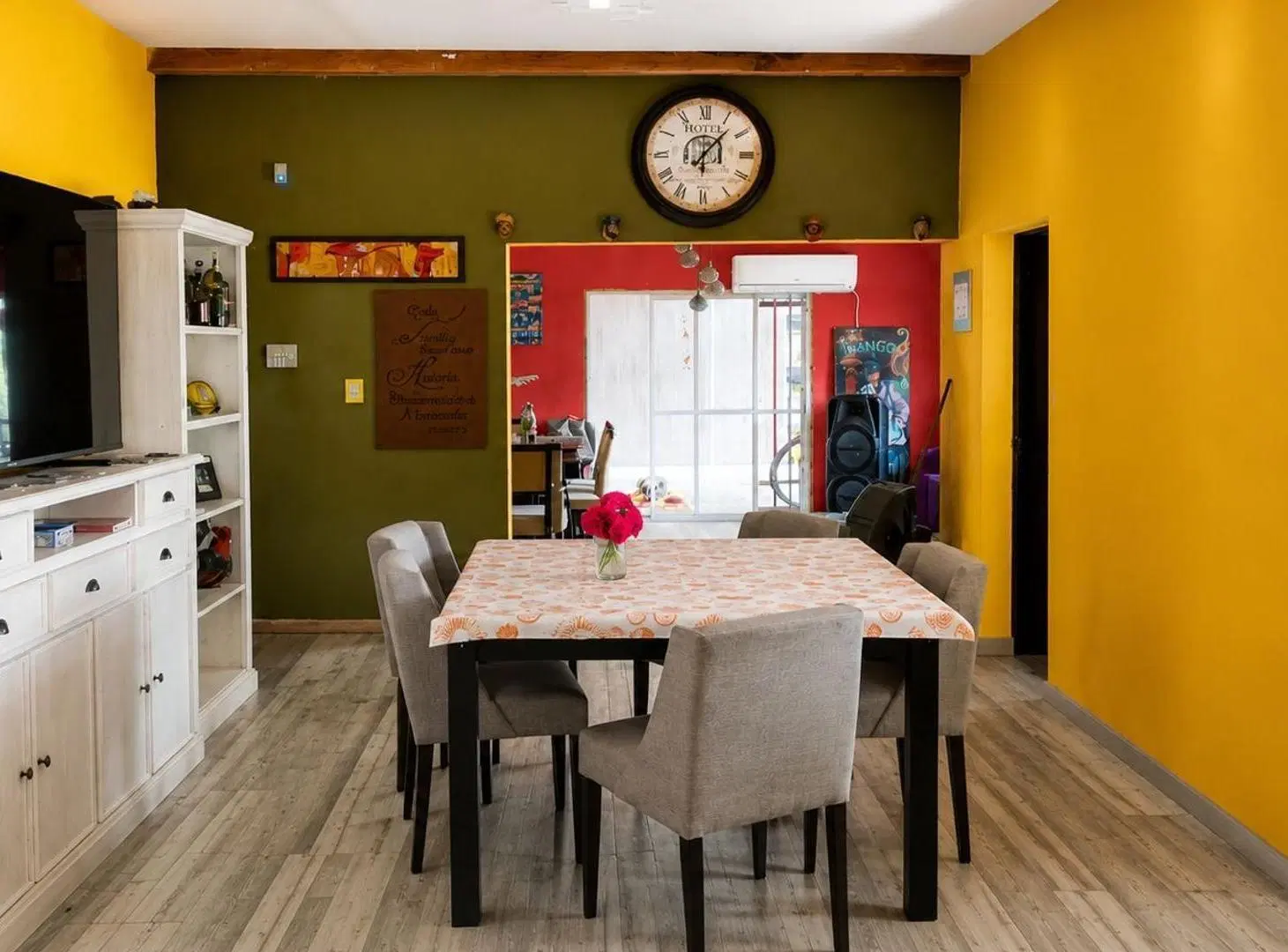 VENDO CASA 3 DORMITORIOS CON PILETA VILLA ALLENDE 4