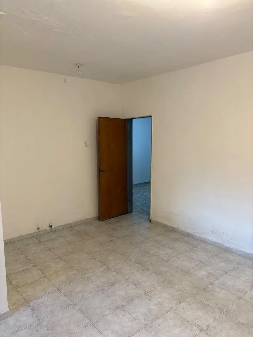 CASA 3 DORM CON LOCAL EN ALQUILER EN BARRIO PANAMERICANO 2