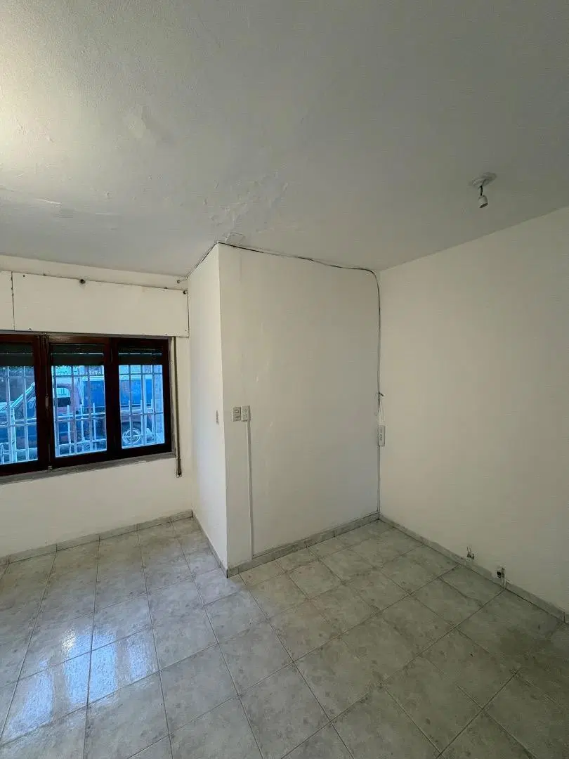 CASA 3 DORM CON LOCAL EN ALQUILER EN BARRIO PANAMERICANO 3
