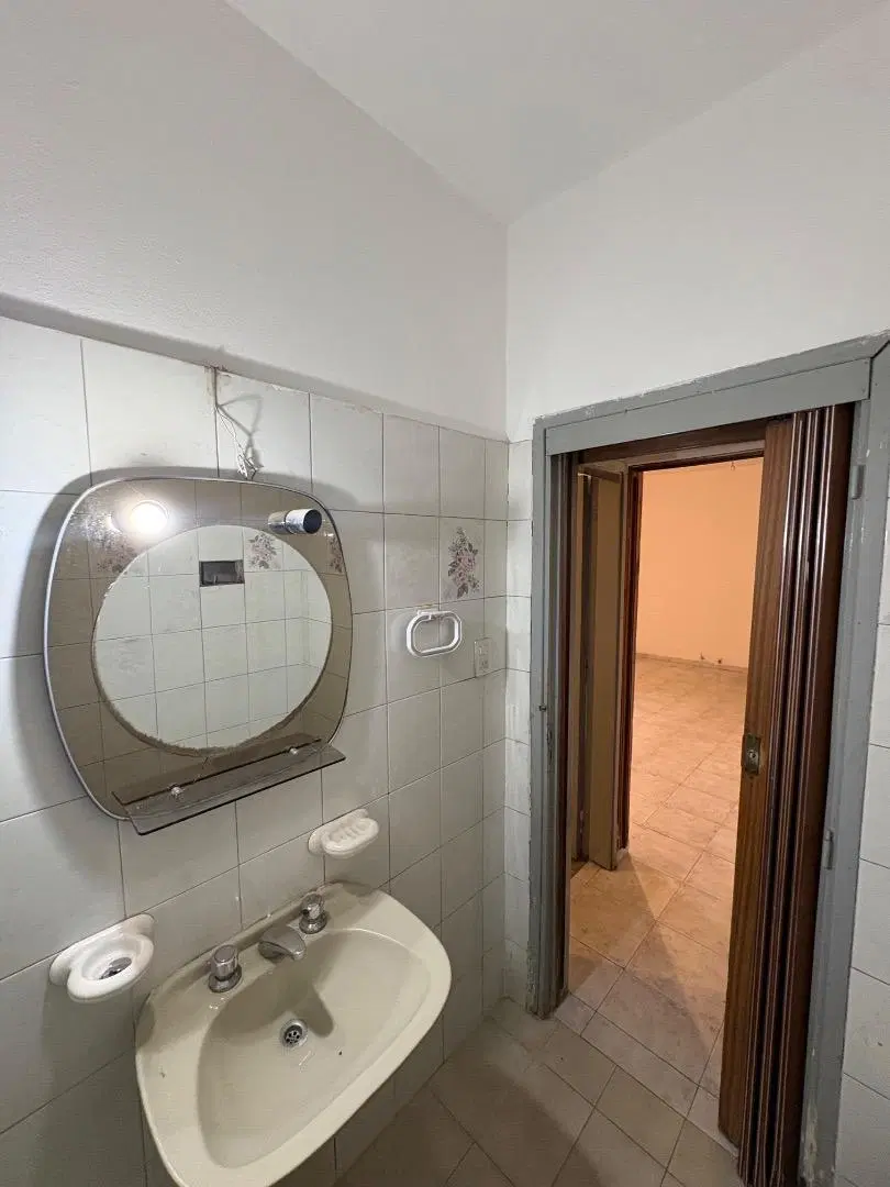 CASA 3 DORM CON LOCAL EN ALQUILER EN BARRIO PANAMERICANO 5