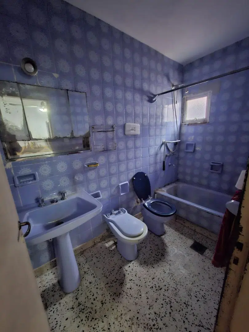 Casa 3 Dorm a reciclar-Lomas de San Martín Gran potencial! 3
