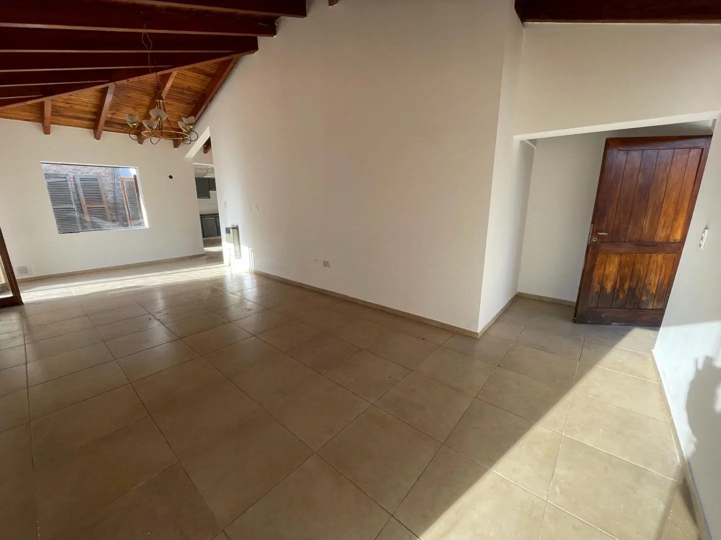 CASA | 2 HABITACIONES + ESTUDIO | BARRIO ARGUELLO 1