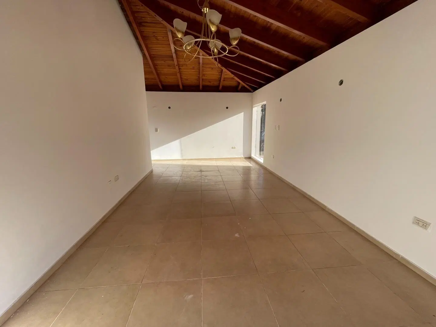 CASA | 2 HABITACIONES + ESTUDIO | BARRIO ARGUELLO 5