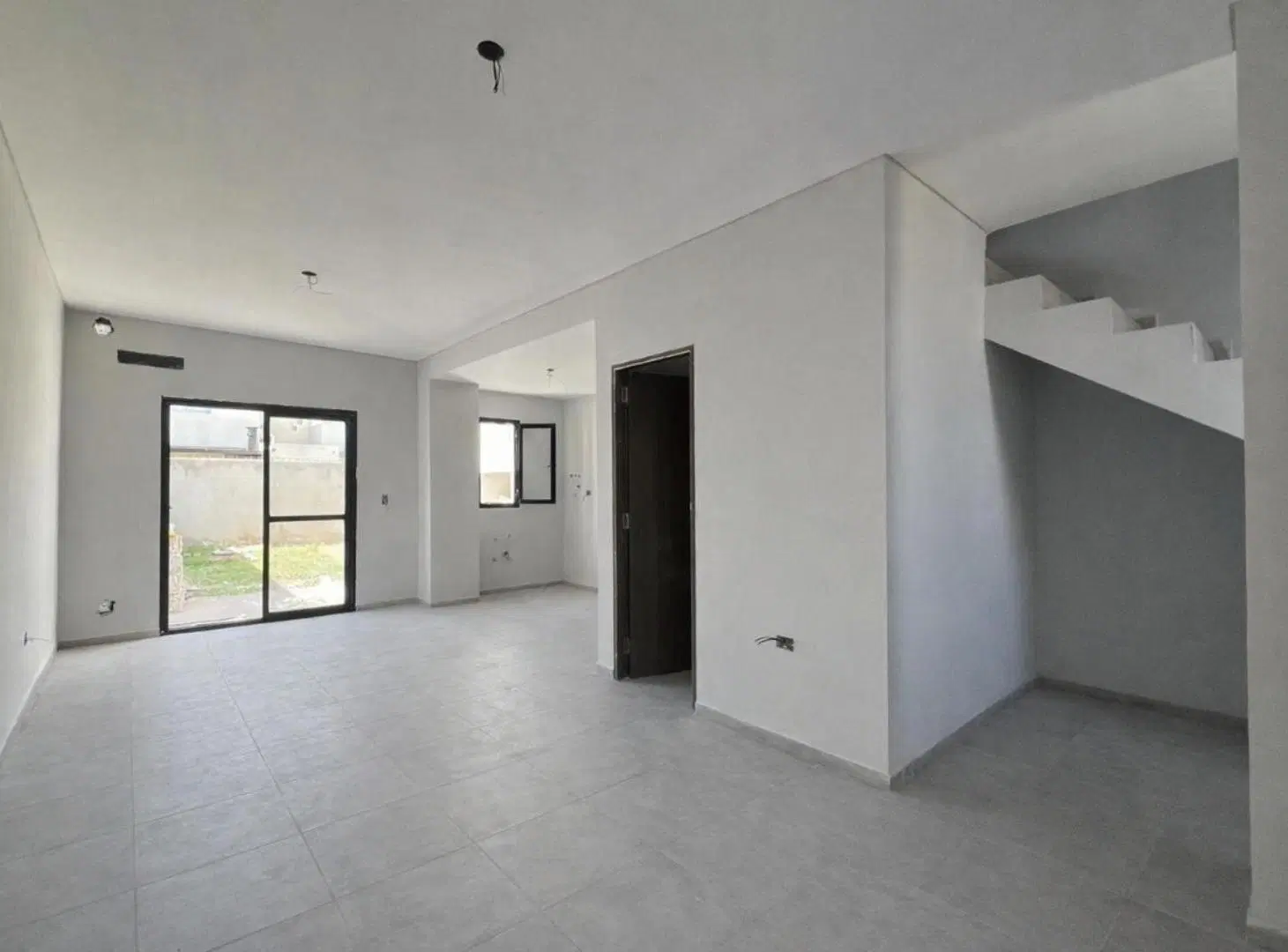 DUPLEX EN VENTA 2 DORM 2 BAÑOS EN VALLE CERCANO - LA AMISTAD 1