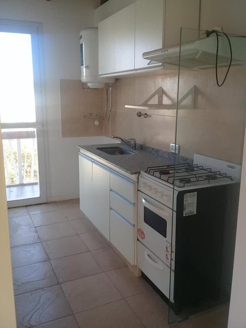 Foto de Departamento un dormitorio con balcón a metros de Av. Colon, imagen 1