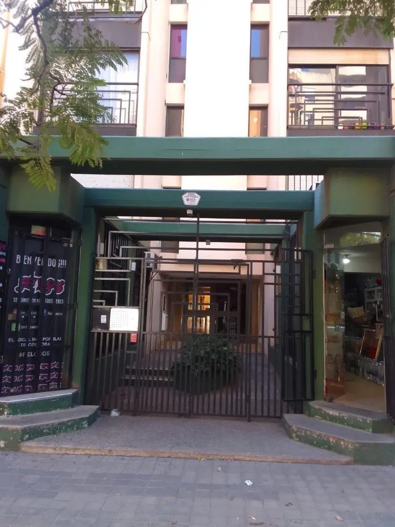 DEPARTAMENTO MONOAMBIENTE BV SAN JUAN A METROS PATIO OLMO 2