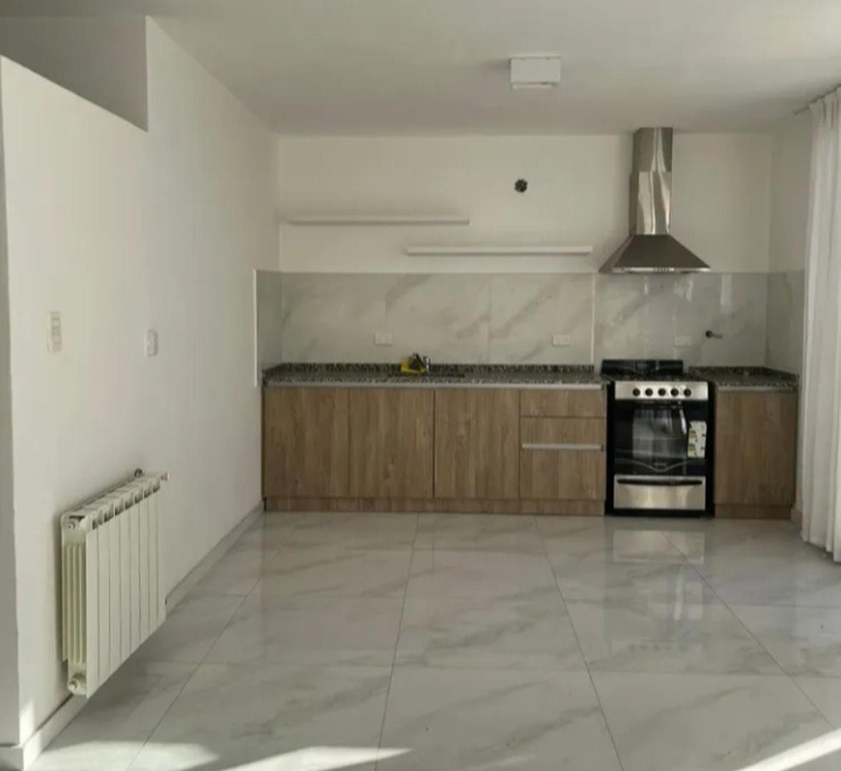 Foto de SE VENDE DUPLEX 1 DORMITORIO EN PRADOS DE MANANTIALES, imagen 2