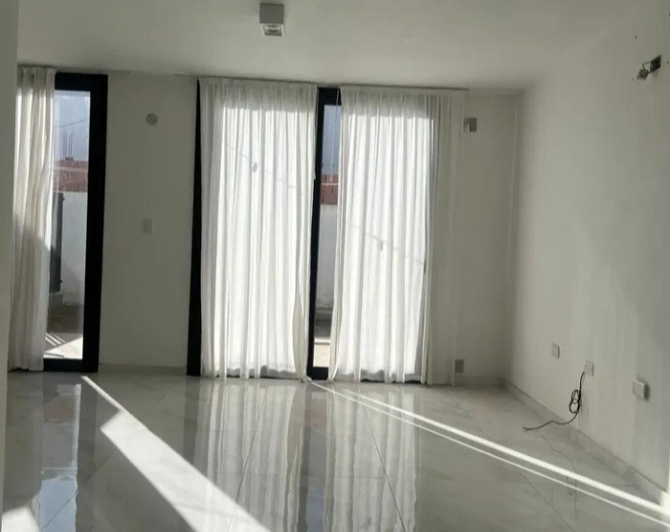 Foto de SE VENDE DUPLEX 1 DORMITORIO EN PRADOS DE MANANTIALES, imagen 1