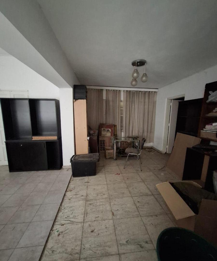 Foto de Oportunidad! Casa a reciclar en Lomas De San Martin, imagen 1