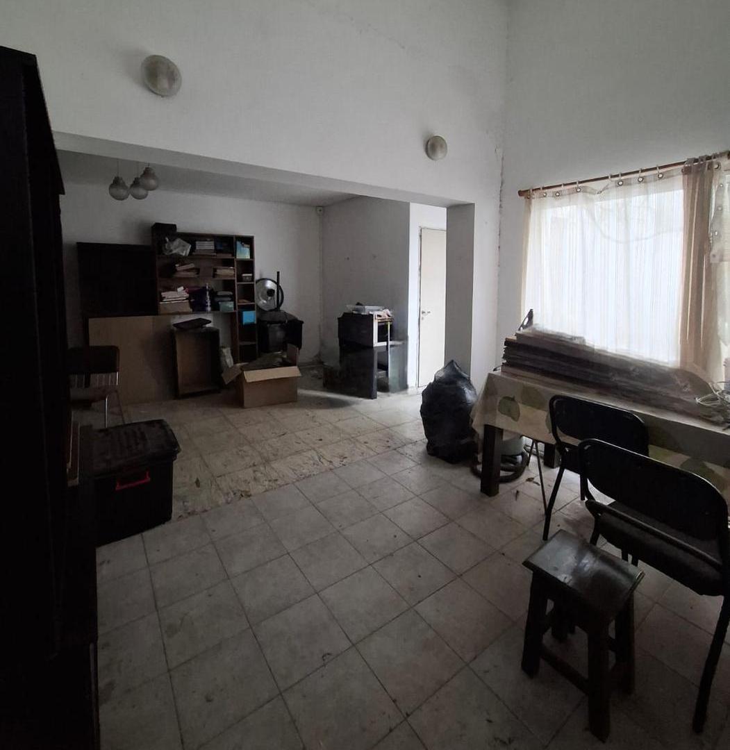 Foto de Oportunidad! Casa a reciclar en Lomas De San Martin, imagen 2