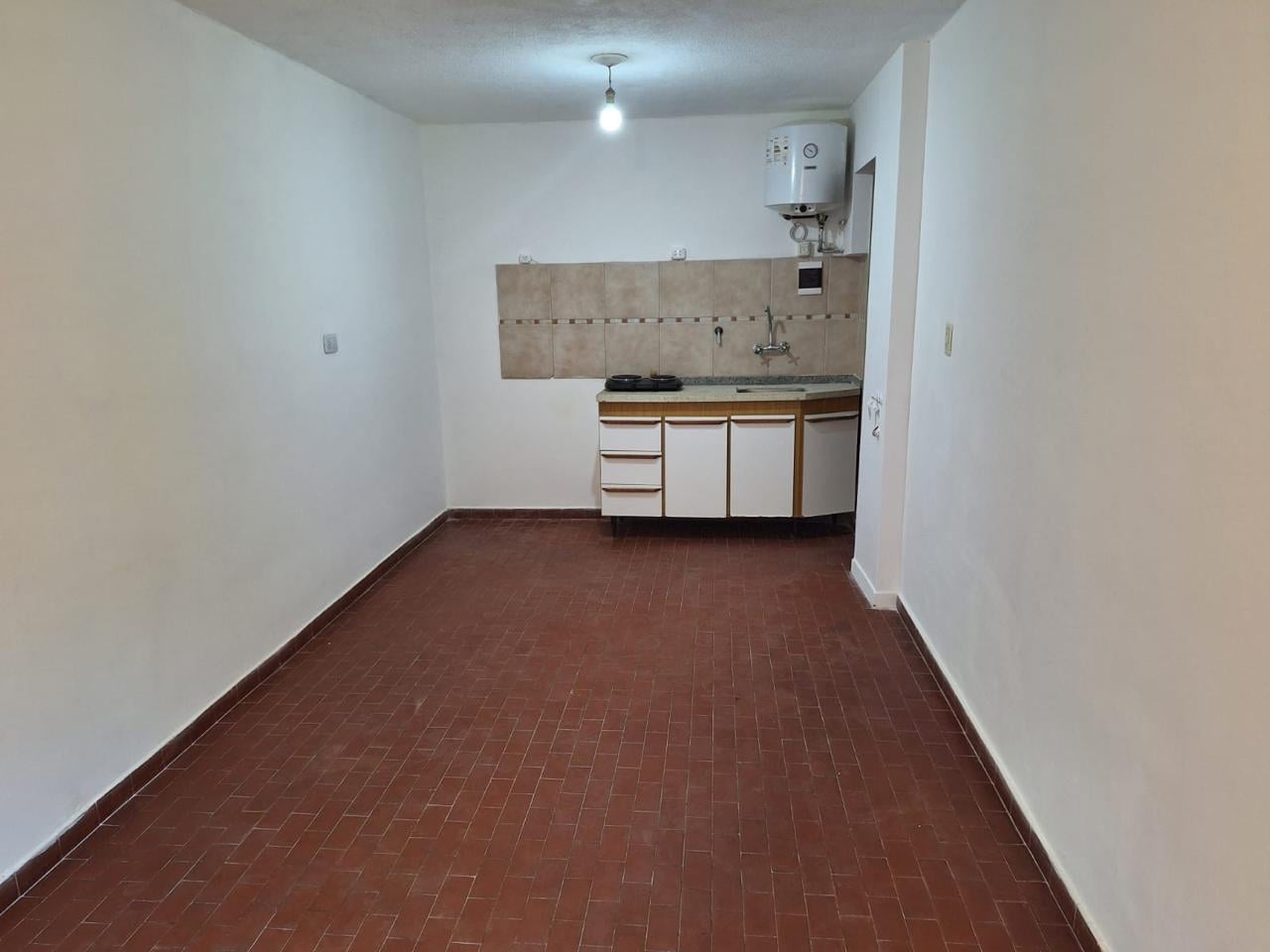 Foto de Departamento monoambiente en alquiler a mts de Bv. San Juan, imagen 2