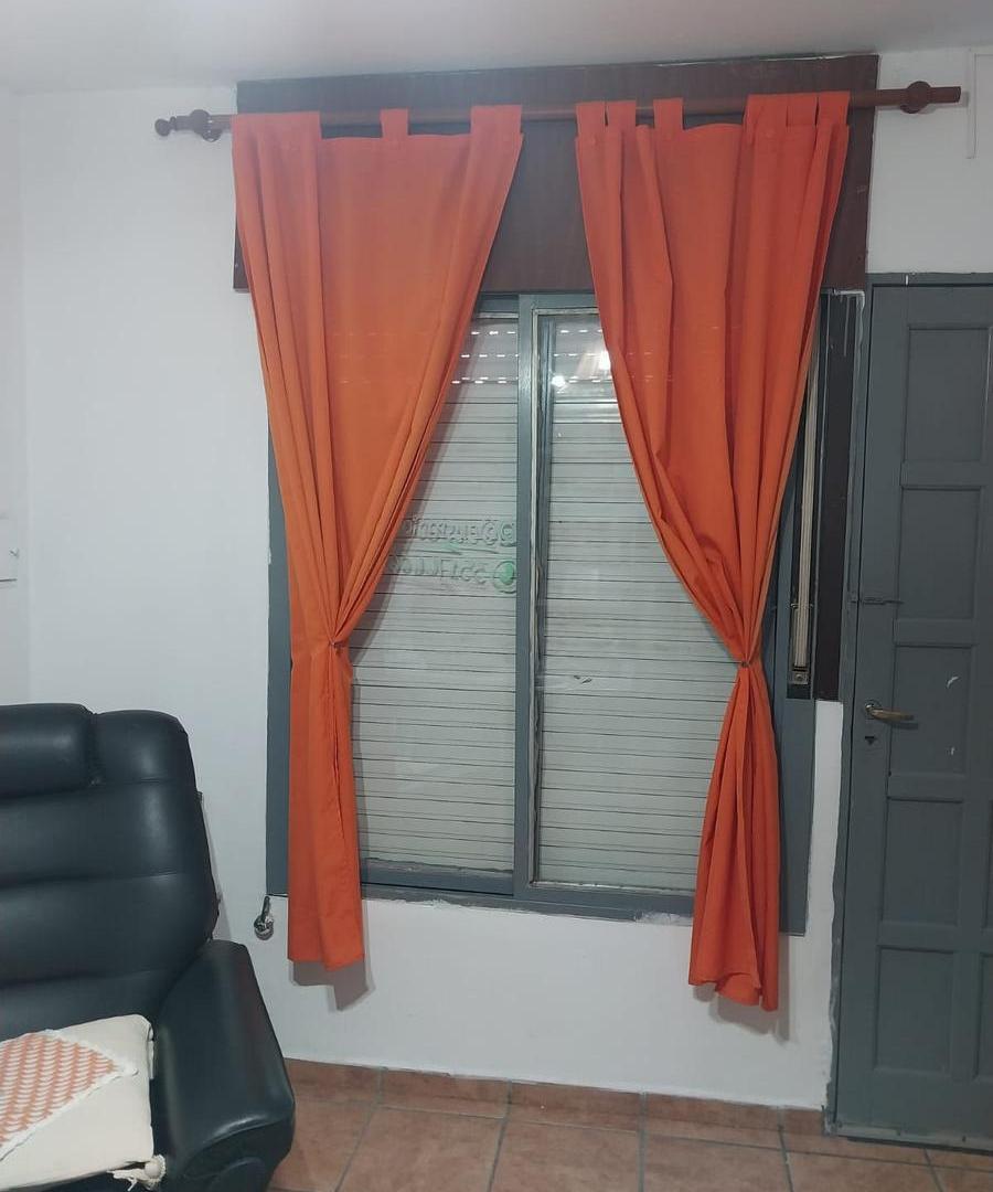 Foto de Casa + Cochera en Venta - Barrio Empalme, imagen 4
