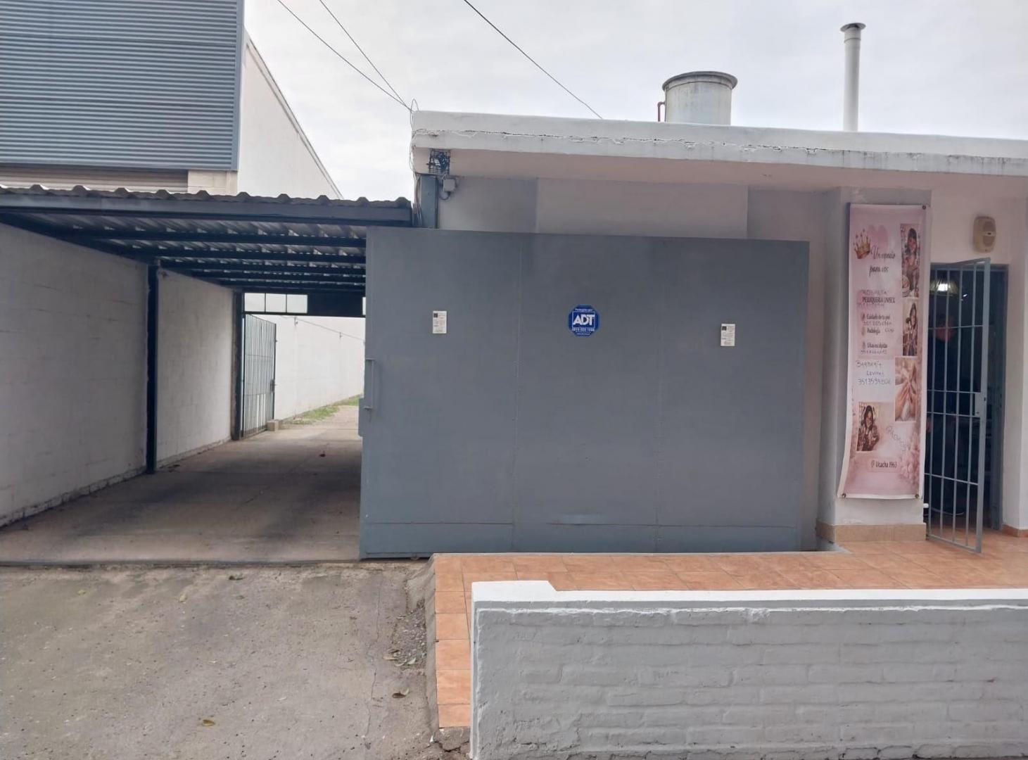 Foto de Casa + Cochera en Venta - Barrio Empalme, imagen 1