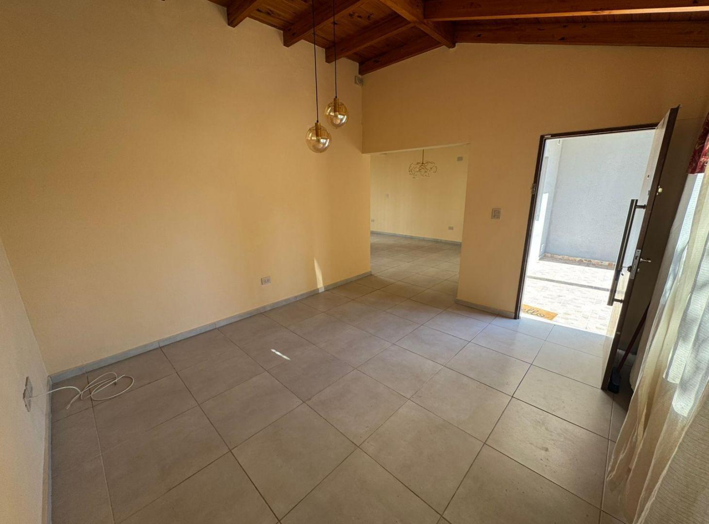 Foto de OPORTUNIDAD EN BARRIO SPILIMBERGO, imagen 2