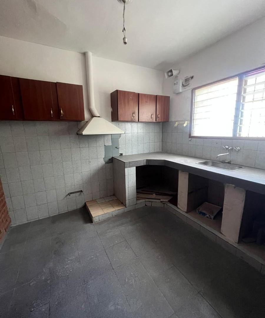 Foto de Casa en venta 3 dormitorios con patio amplio B° Cáceres, imagen 5