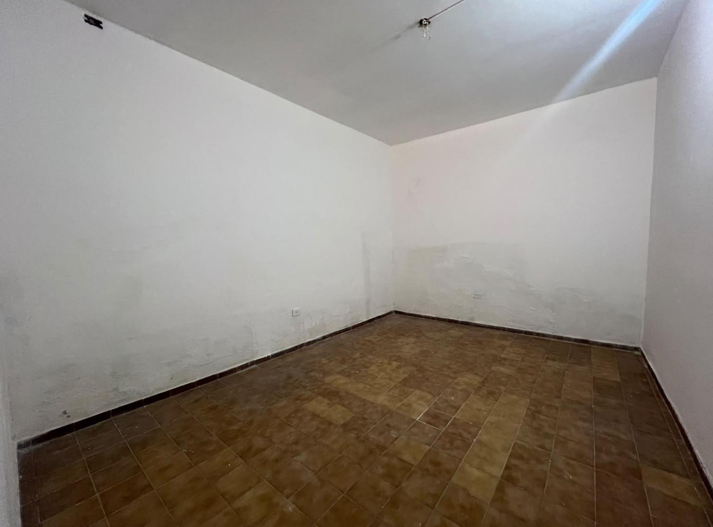 Foto de Casa en venta 3 dormitorios con patio amplio B° Cáceres, imagen 4