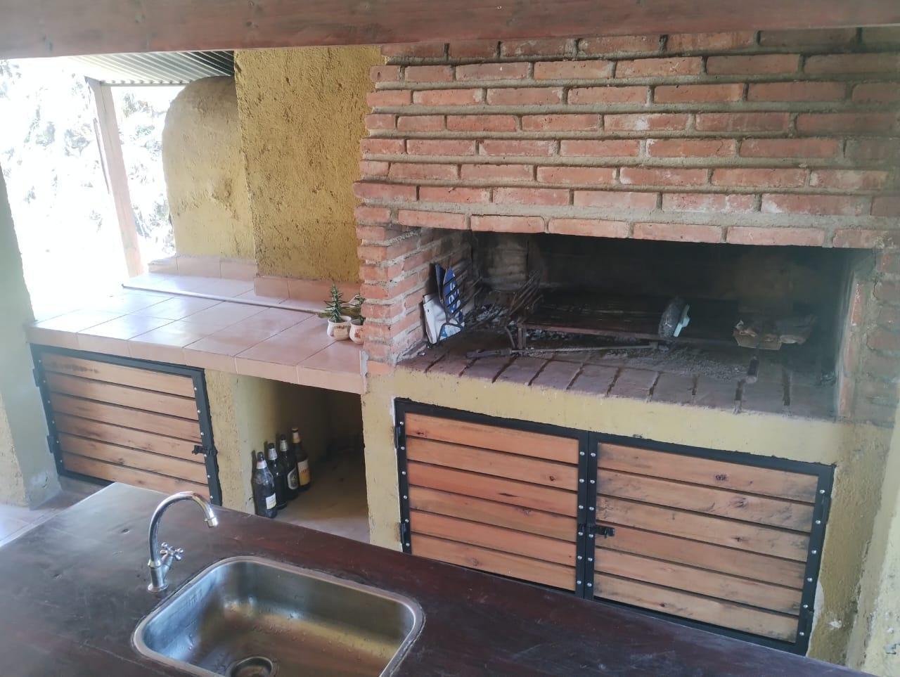 Foto de VENTA HERMOSA CASA EN YACANTO CALAMUCHITA 5 DORMITORIOS PILETA, imagen 1