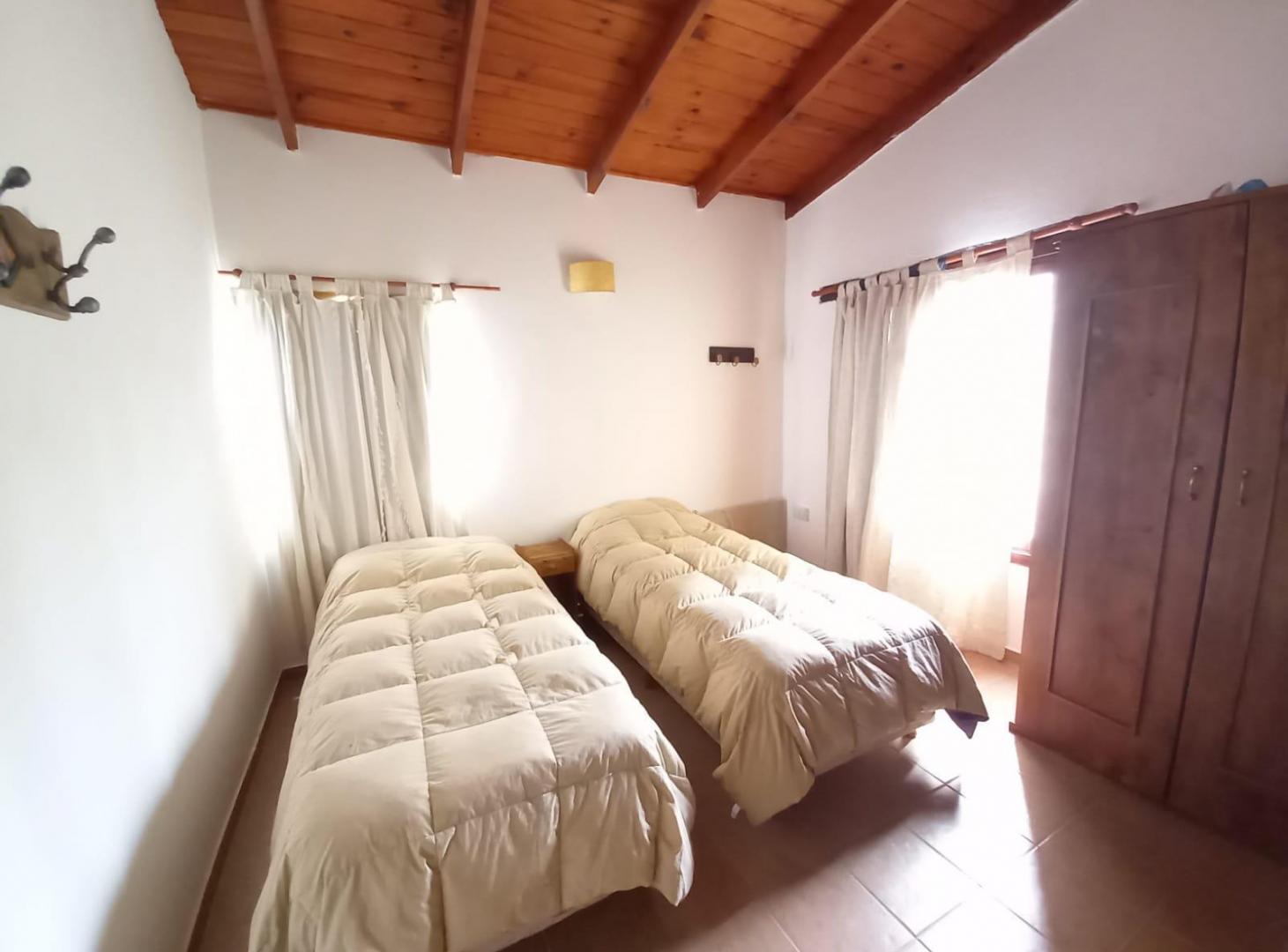 Foto de VENTA HERMOSA CASA EN YACANTO CALAMUCHITA 5 DORMITORIOS PILETA, imagen 5