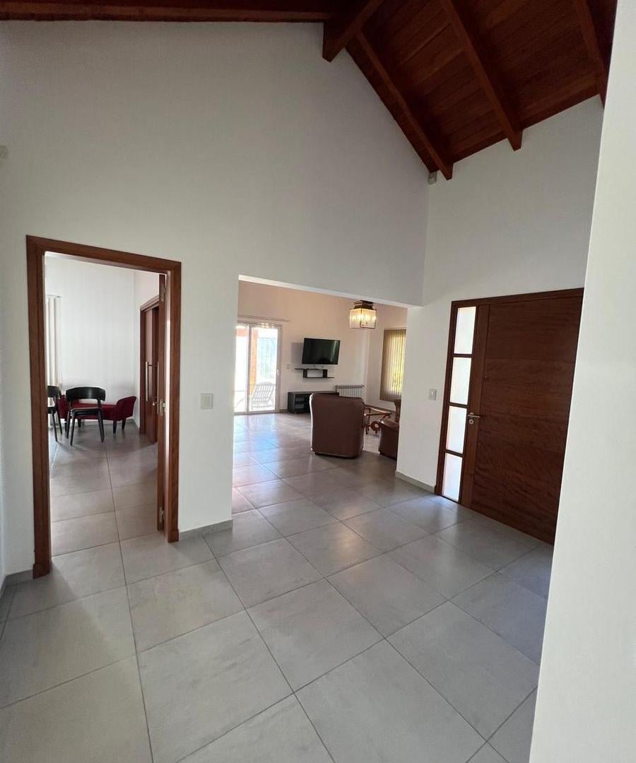 Foto de Casa en Alquiler en Country Causana con pileta Climatizada cinco, imagen 3
