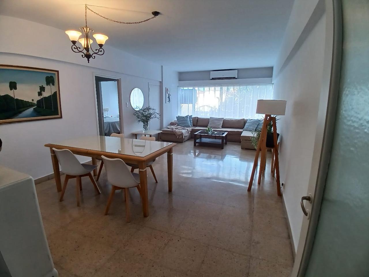 Foto de Departamento en alquiler 2 dormitorios 2 baños en Av. Vélez Sarsfield, imagen 2